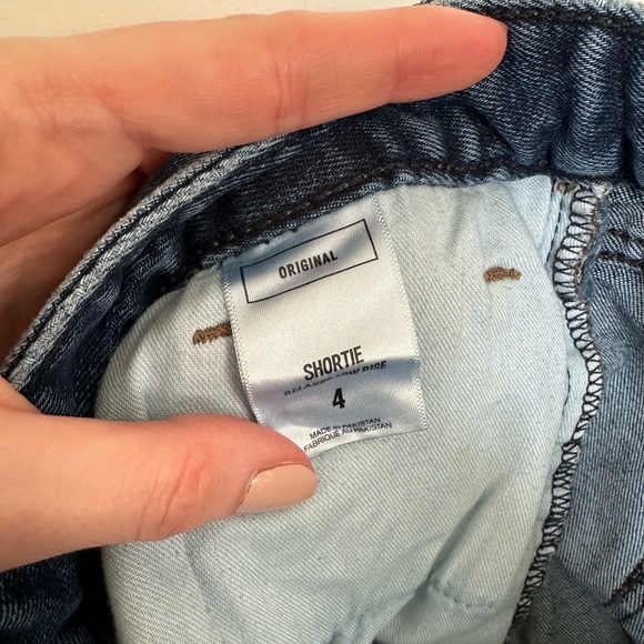 Express Medium Dark Denim Shorts - Picture 4 of 4